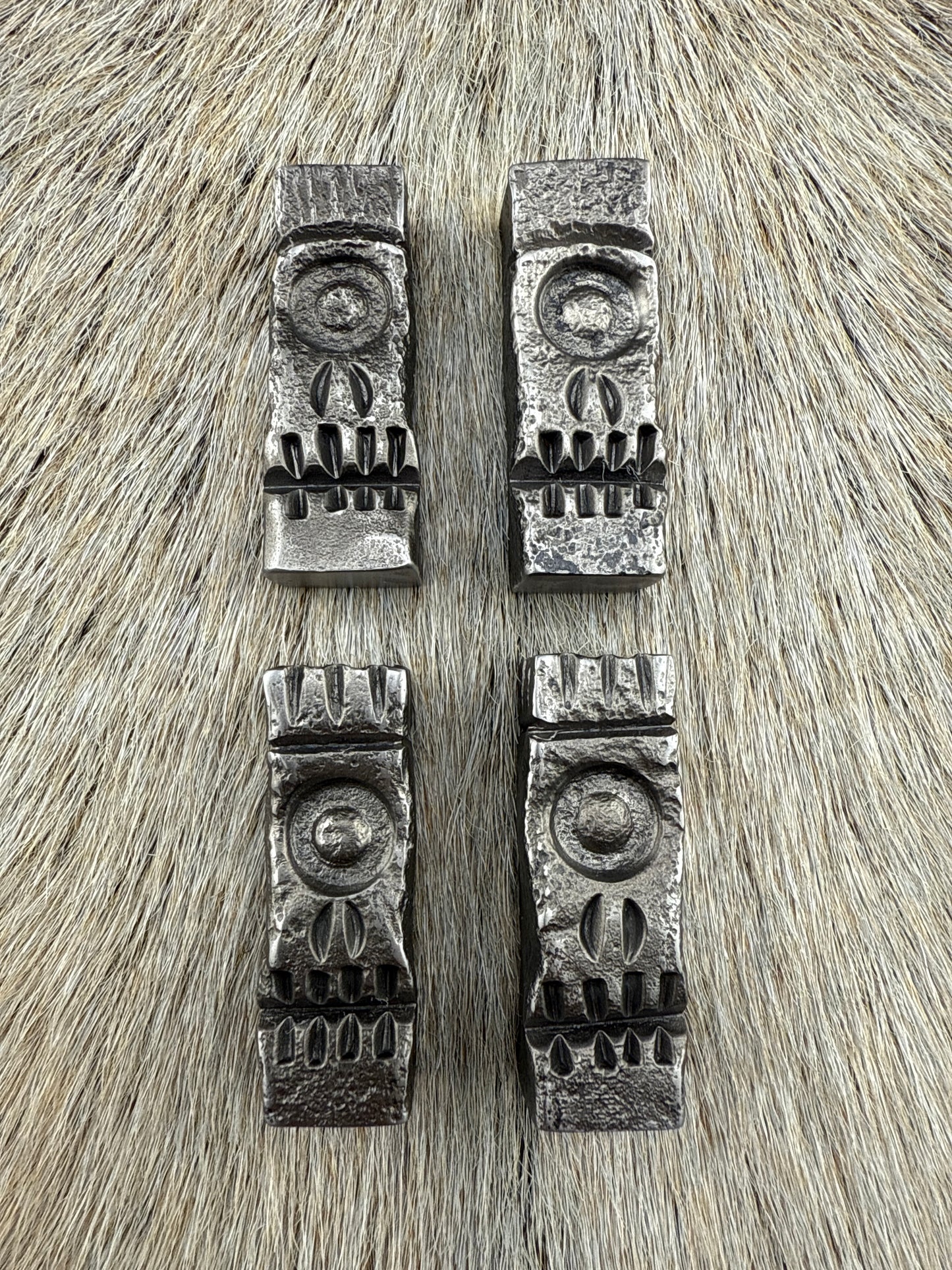 Chess Piece Set: Skulls vs Cyclops