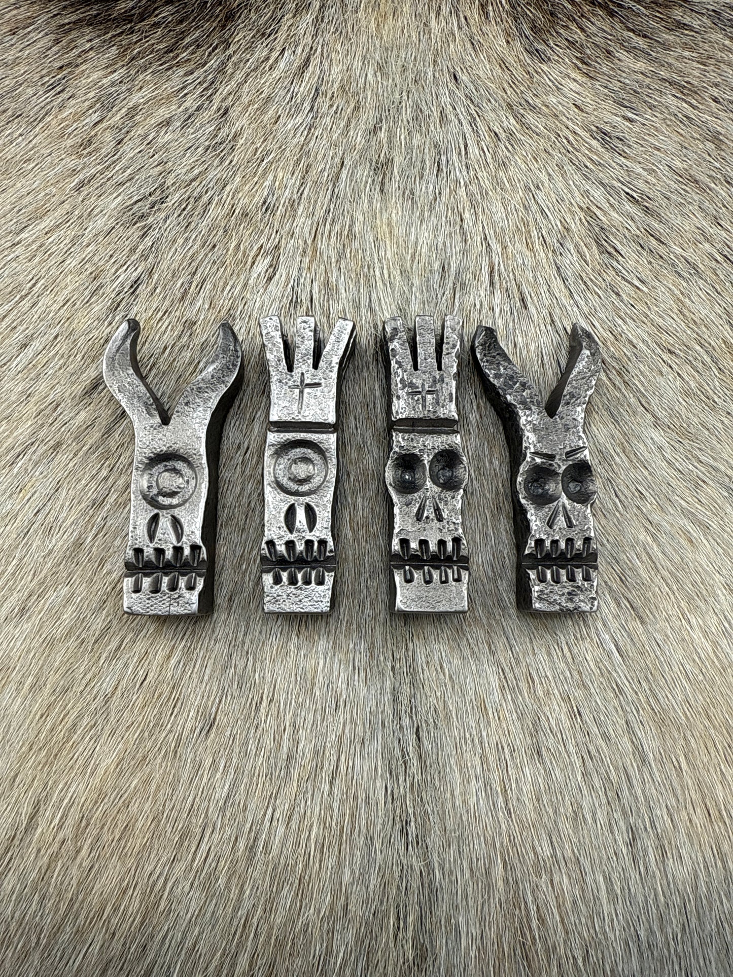 Chess Piece Set: Skulls vs Cyclops