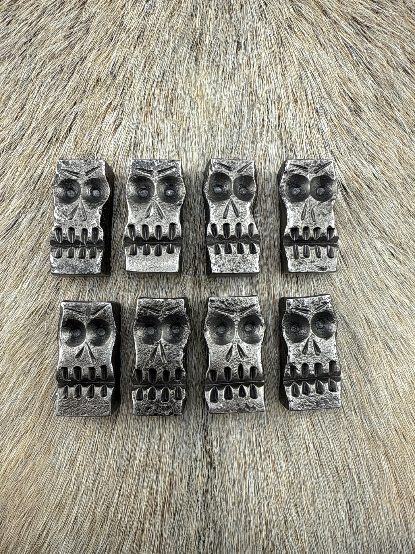 Chess Piece Set: Skulls vs Cyclops