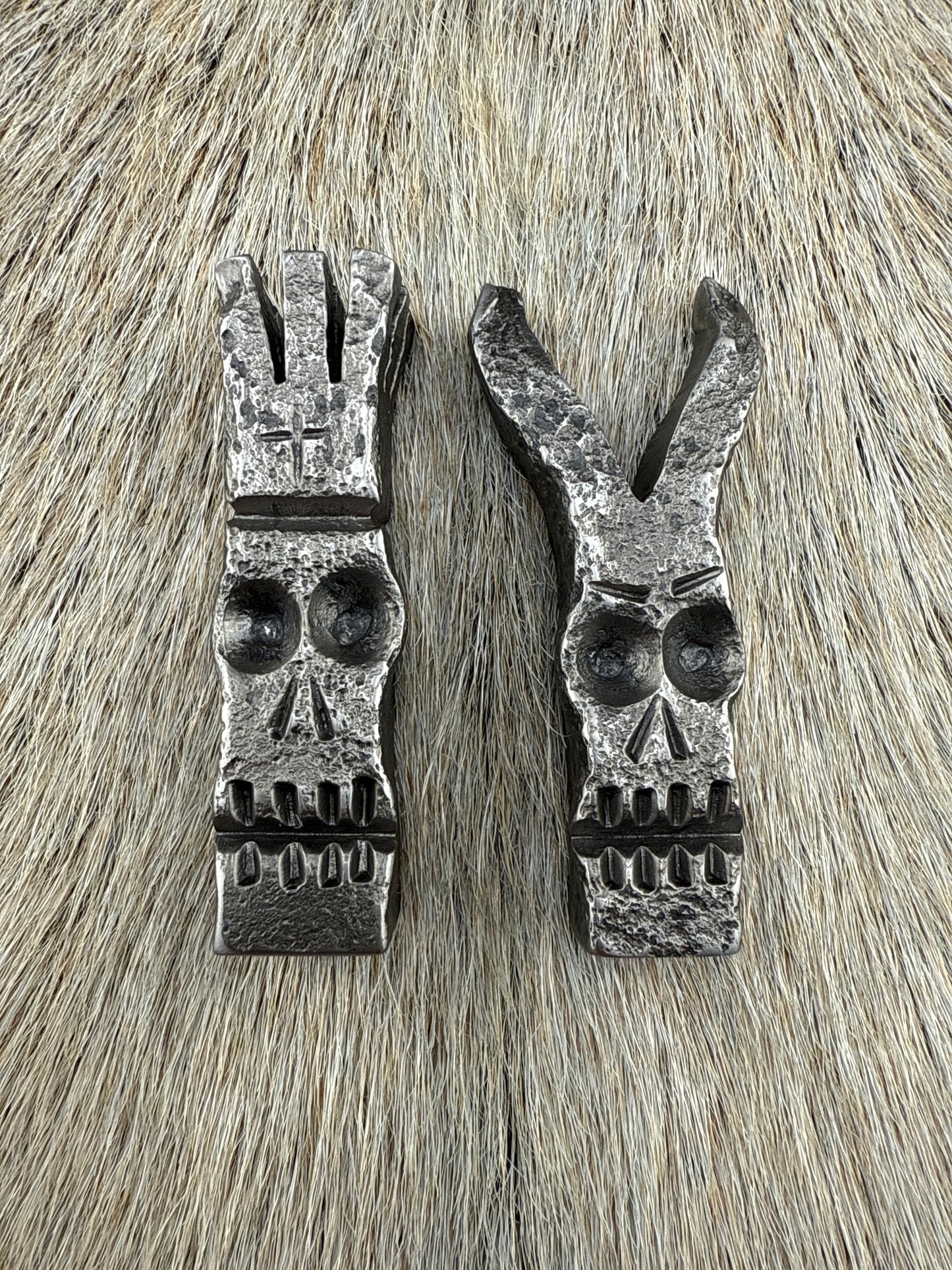 Chess Piece Set: Skulls vs Cyclops