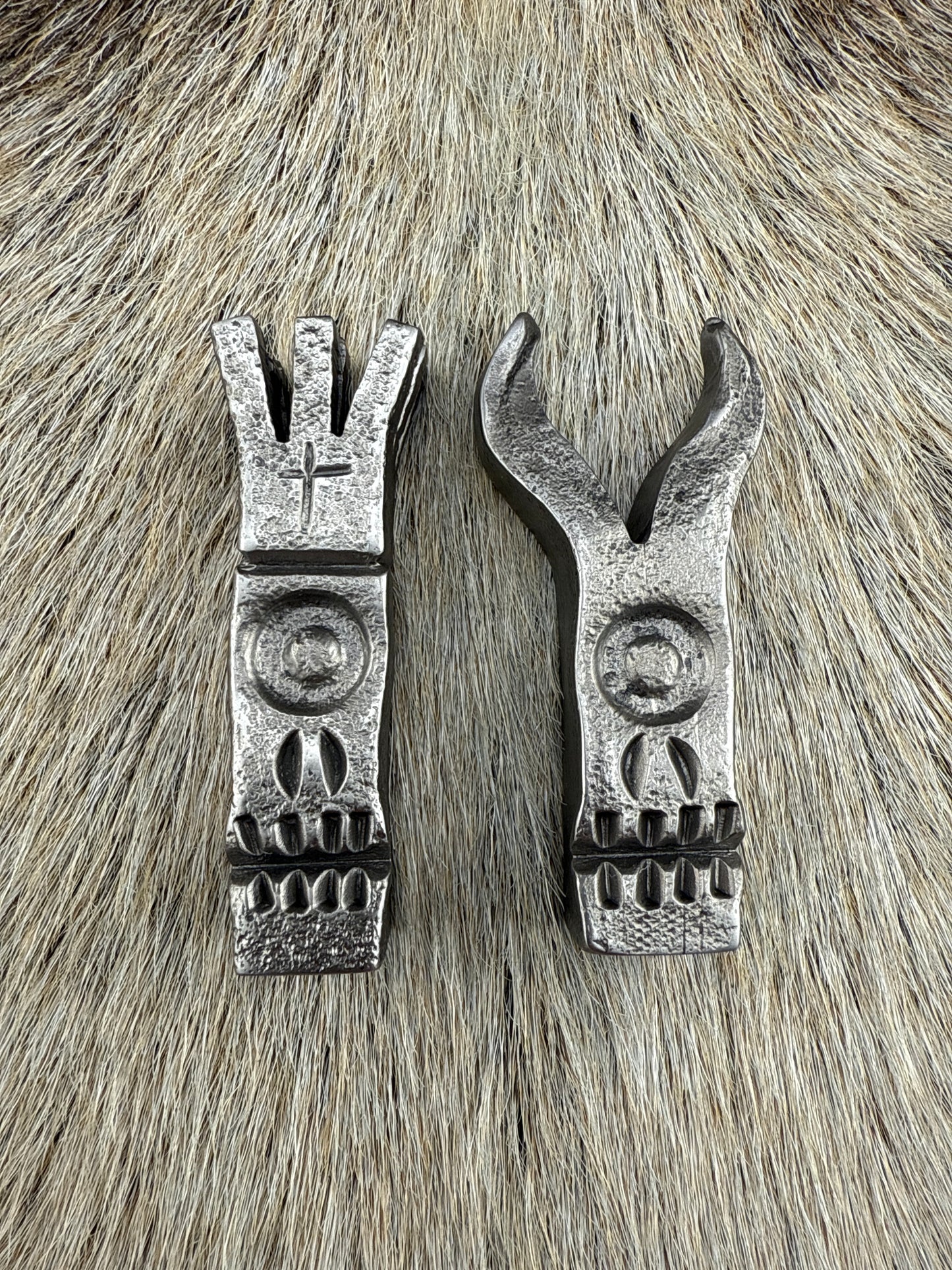 Chess Piece Set: Skulls vs Cyclops